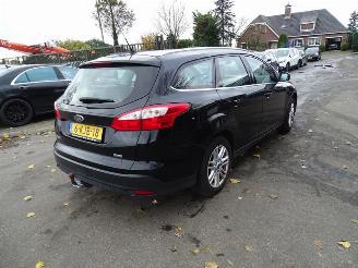 Schadeauto Ford Focus Wagon 1.0 Ti-VCT EcoBoost 12V 125 2013/5