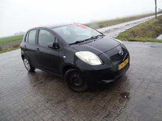 Toyota Yaris 1.3 picture 4