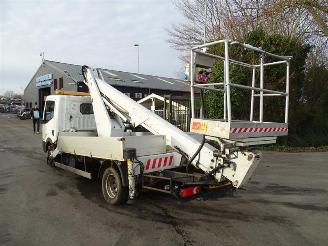 Nissan NT400 2.5 DCI Hoogwerker picture 2