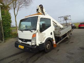 Nissan NT400 2.5 DCI Hoogwerker picture 4