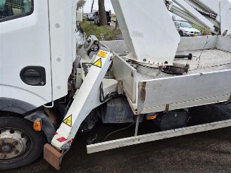 Nissan NT400 2.5 DCI Hoogwerker picture 13