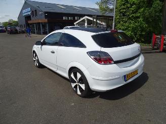 Opel Astra GTC 1.4 16v picture 3