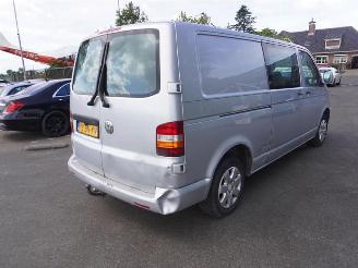 Avarii auto utilitare Volkswagen Transporter T5 2.5 TDi Dubbelcabine 2004/4