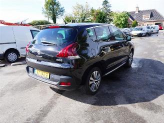 Vaurioauto  passenger cars Peugeot 3008 1.2 e-THP 2015/8