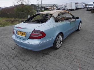 Vrakbiler auto Mercedes CLK 240 2002/9