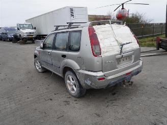 Nissan X-Trail 2.2 Di picture 2