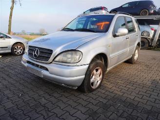 Mercedes ML 270 CDI picture 3