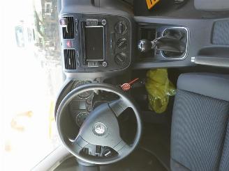 Volkswagen Golf 1.6 FSi picture 6