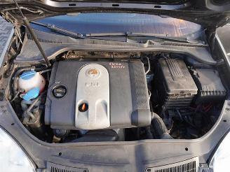 Volkswagen Golf 1.6 FSi picture 7