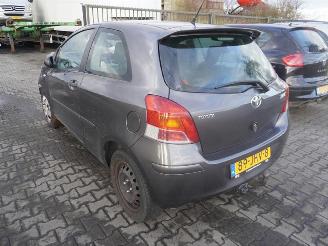 Toyota Yaris 1.33 16v picture 2