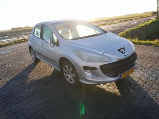 Peugeot 308 1.4 VTi picture 4