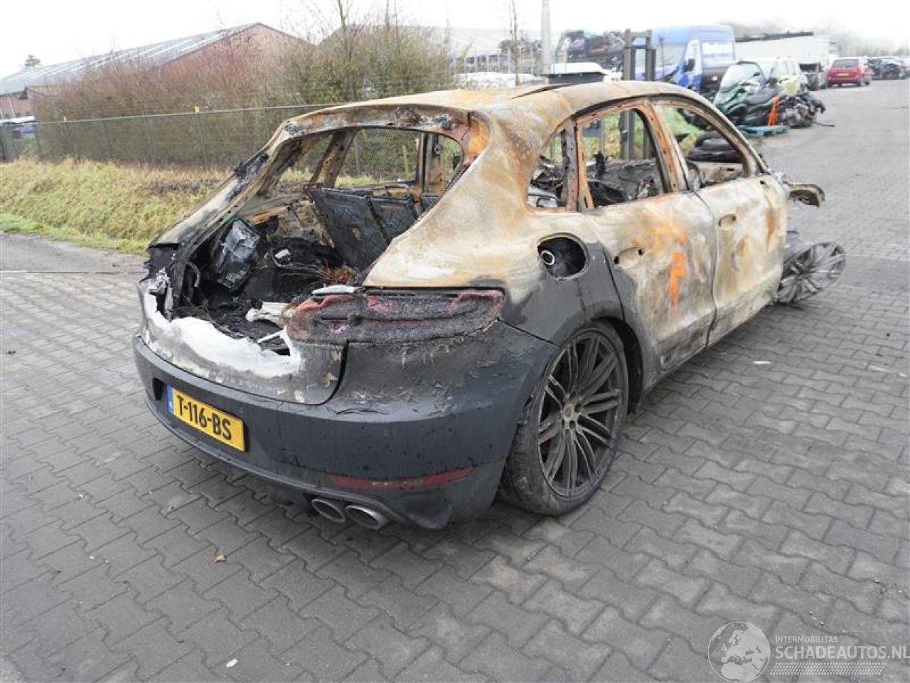 Porsche Macan 3.0 v6 S