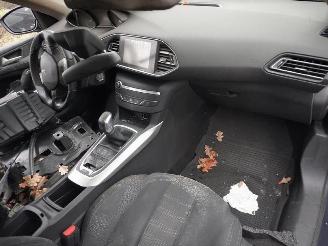 Peugeot 308 SW 2.0 Blue HDI picture 5
