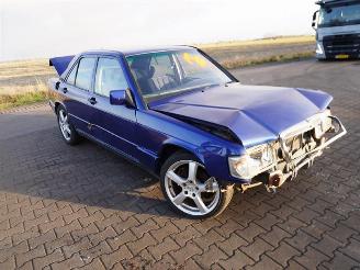 Mercedes 190-serie 1.8E picture 4