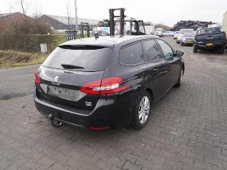 Salvage car Peugeot 308 SW 1.2 e THP 2017/3