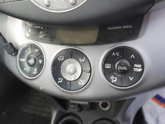 Toyota Rav-4 2.2 D Cat  4x4 picture 6