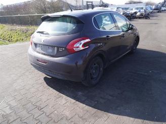 Salvage car Peugeot 208 1.6 HDi 2013/7