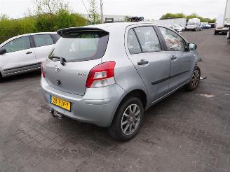 rozbiórka samochody osobowe Toyota Yaris 1.3 16v 2011/6