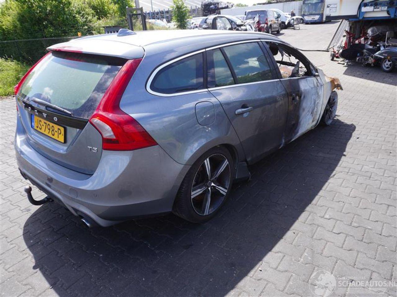 Volvo V-60 T3