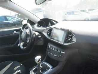 Peugeot 308 SW 1.2 12v THP picture 6