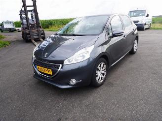 Peugeot 208 1.0 VTi picture 3