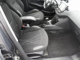 Peugeot 208 1.0 VTi picture 8