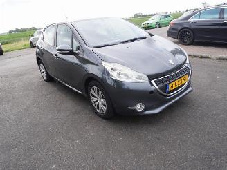 Peugeot 208 1.0 VTi picture 4