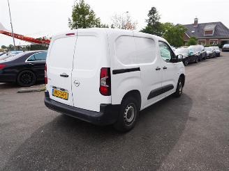 skadebil bedrijf Opel Combo Cargo 1.2 benzine 2022/2