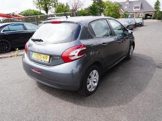 Auto incidentate Peugeot 208 1.2 Vti 2013/7