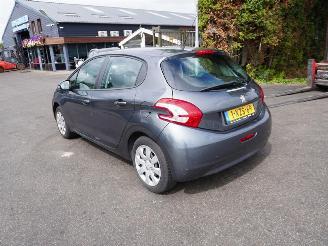 Peugeot 208 1.2 Vti picture 2