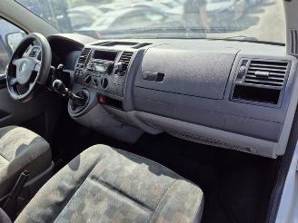 Volkswagen Transporter T5 Van 1.9 TDi (BRR) picture 10