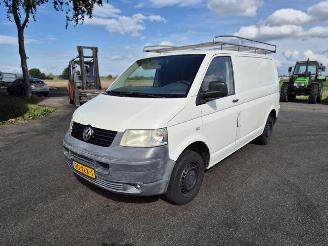 Volkswagen Transporter T5 Van 1.9 TDi (BRR) picture 3