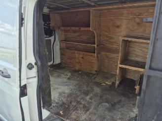 Volkswagen Transporter T5 Van 1.9 TDi (BRR) picture 14