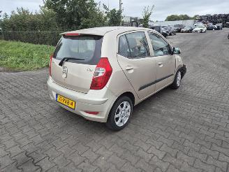Salvage car Hyundai I-10 1.1i 12V (G4HG5) 2011/3