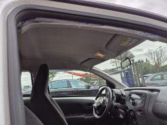 Toyota Aygo 1.0 12V picture 10