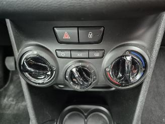 Peugeot 208 1.2 12V picture 10