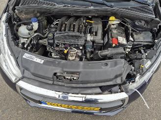 Peugeot 208 1.2 12V picture 8