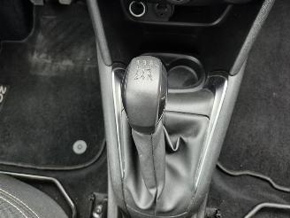 Peugeot 208 1.2 12V picture 11