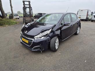Peugeot 208 1.2 12V picture 3