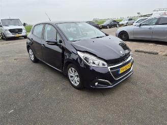 Peugeot 208 1.2 12V picture 4