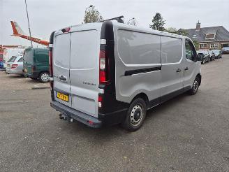 damaged commercial vehicles Renault Trafic 1.6 2019/6