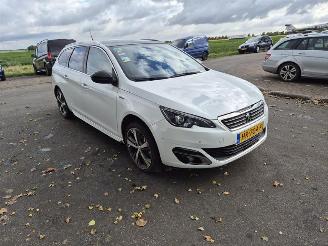 Peugeot 308 1.2 12V picture 4