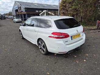 Peugeot 308 1.2 12V picture 2