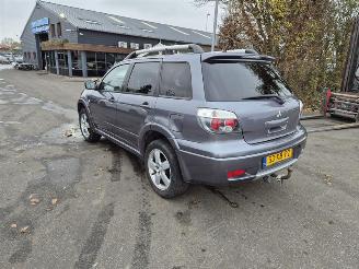 Mitsubishi Outlander 2.4 16v 4x4 picture 2