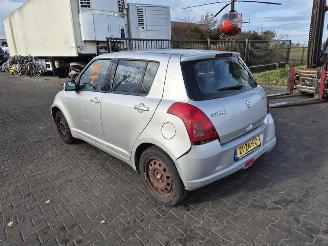 Suzuki Swift 1.3 picture 2