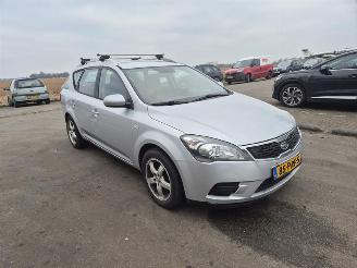 Kia Cee d Sporty Wagon  1.4 16v picture 4