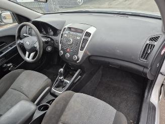 Kia Cee d Sporty Wagon  1.4 16v picture 7