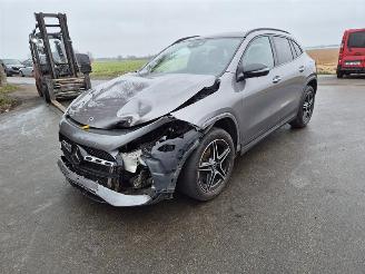 Mercedes GLA 180 turbo picture 3