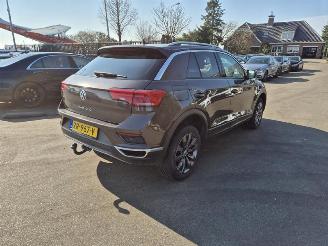 Schadeauto Volkswagen T-Roc 1.0 TSi 2019/7