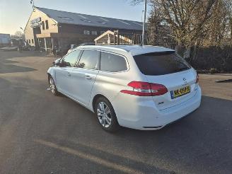 Peugeot 308 SW 1.2 12v picture 2